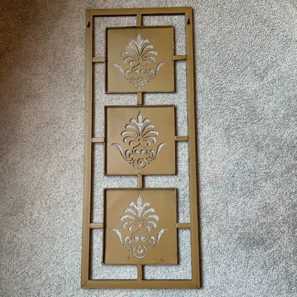 Metal Wall hanging Flourish Cut-Outs With Distressed Paint Finish - Picture 2 of 3